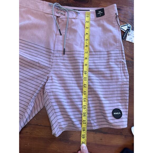 RVCA Standard Curran Swim Trunks Board Shorts Purple Sz 36 Mid Length 18" NWT - Picture 6 of 16